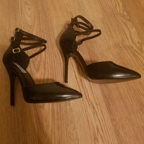 Black Leather Steve Madden heel - Picture 4 of 4